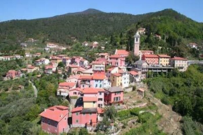 Casa con 6 locali in vendita in Via alle Cottarze, Castiglione Chiavarese