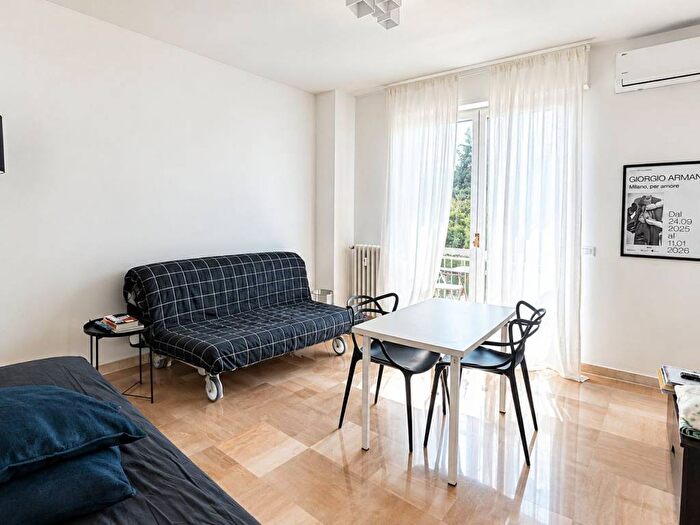 Appartamento trilocale in affitto in Via Sulmona, Bologna Sulmona, Milano