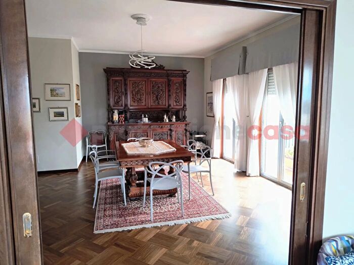 Appartamento con 6 locali in vendita in Corso Garibaldi Sopra Upim, Reggio Calabria