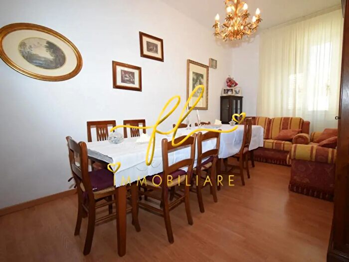 Appartamento con 7 locali in vendita in Livorno
