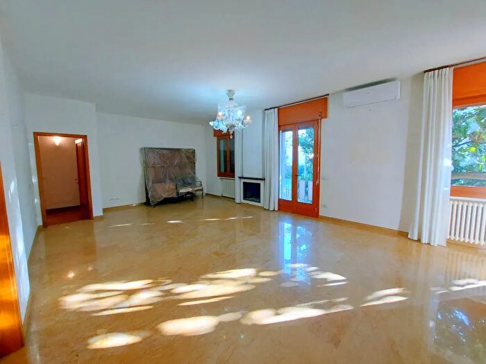 Casa con 6 locali in vendita in Via Michele San Michele, Padova
