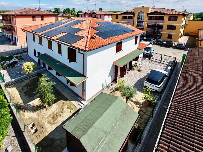 Appartamento trilocale in vendita in Via Circonvallazione Ovest, Luzzara