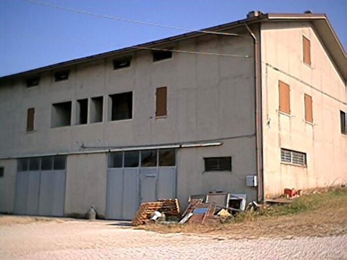 Casa con 6 locali in vendita in Via dei Vasari, Senigallia
