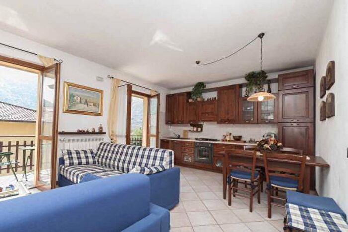 Appartamento bilocale in vendita in Via Vincenzo Bellini, Ranzanico