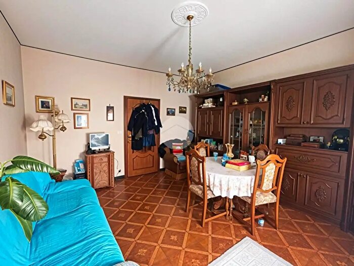 Appartamento trilocale in vendita in Via Fratelli Giolito, Vercelli