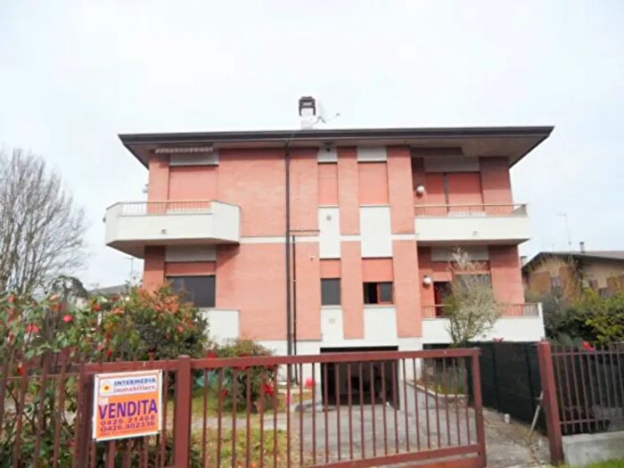 Appartamento con 6 locali in vendita in Via Salvador Allende, Adria
