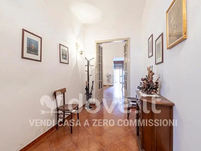 Appartamento con 5 locali in vendita in Via Baracca, Guagnano