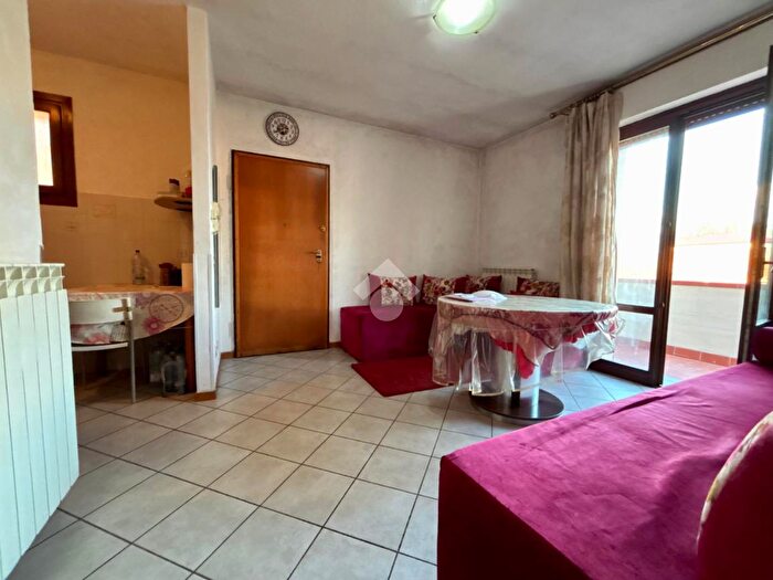 Appartamento bilocale in vendita in Via Roma, Figline e Incisa Valdarno