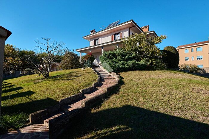 Casa quadrilocale in vendita in Via Franco Verga, Galgagnano