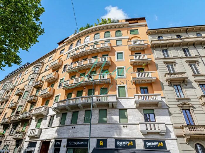 Appartamento bilocale in vendita in Viale Abruzzi, Milano