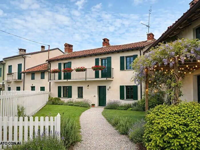 Casa con 7 locali in vendita in Via Case Nuove, Zinasco
