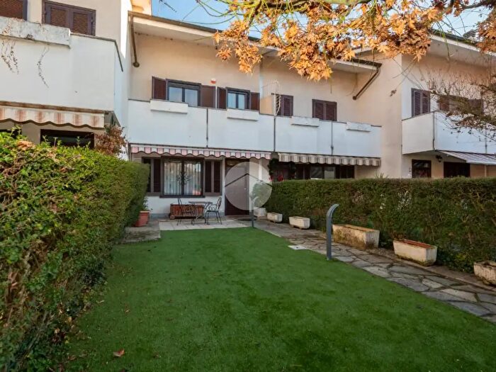 Casa con 6 locali in vendita in Via Vittorio Alfieri, San Gillio