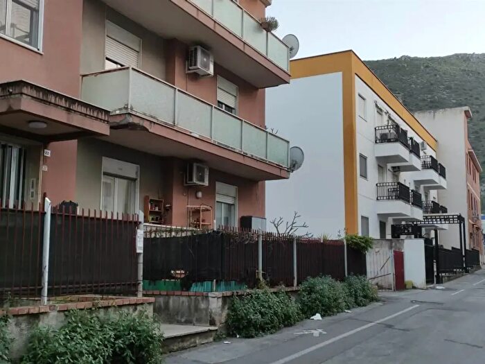 Appartamento con 5 locali in vendita in Palermo