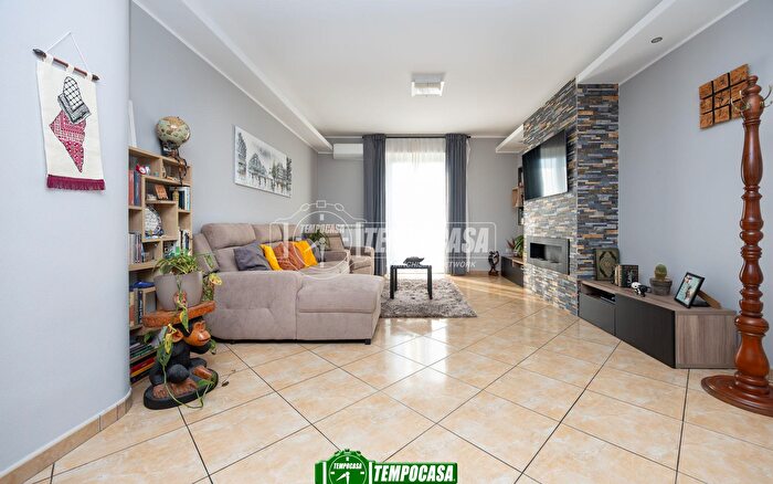 Appartamento trilocale in vendita in Via Osio Sopra Osio Sotto, Osio Sotto