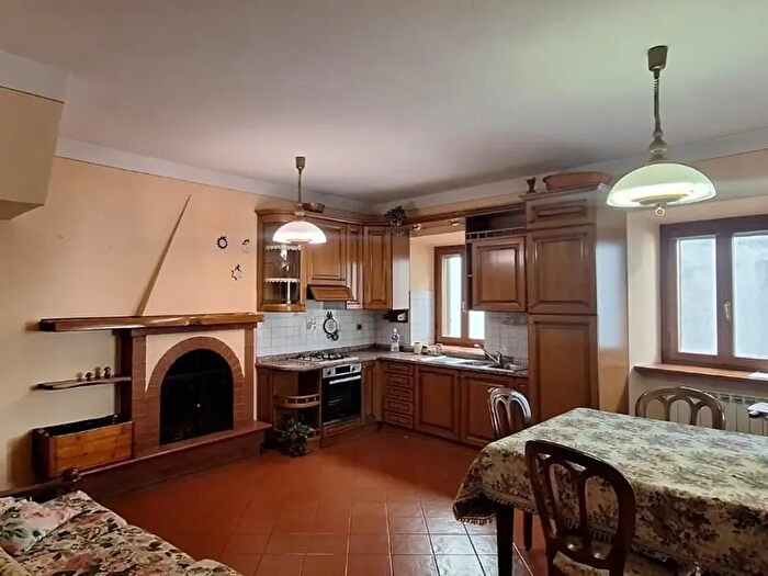 Casa trilocale in vendita in Borgo A Mozzano