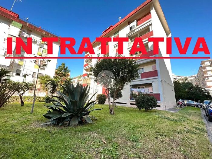 Appartamento trilocale in vendita in Abitazione Via Enrico Arlotta, Napoli