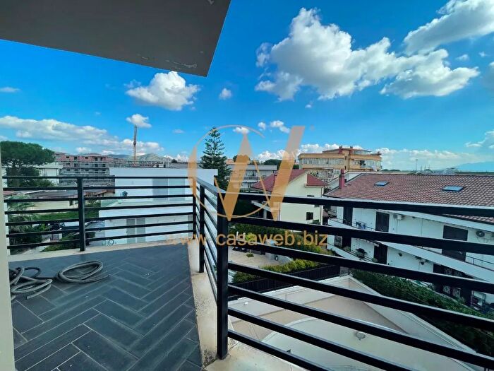 Appartamento trilocale in vendita in Via Gaetano Salvemini, Caserta