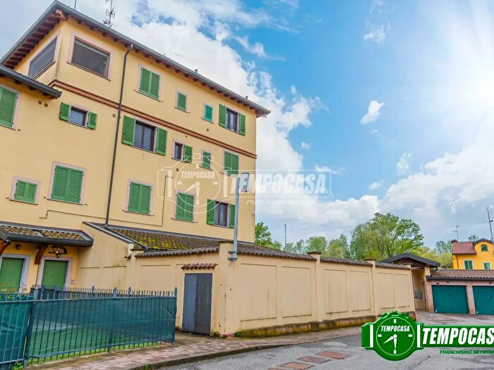 Appartamento trilocale in vendita in Via delle Mondine, Rognano