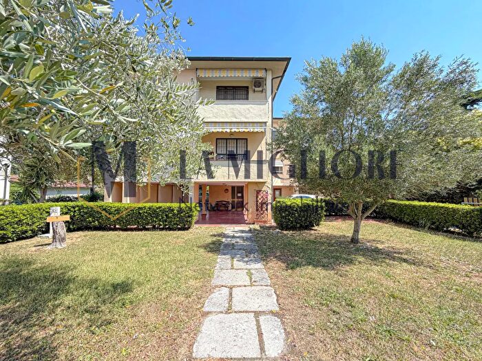Appartamento bilocale in vendita in Via Livornese, Pisa