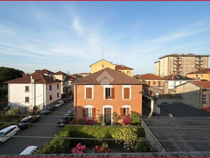 Appartamento quadrilocale in vendita in Via Stefano Canzio, Novi Ligure