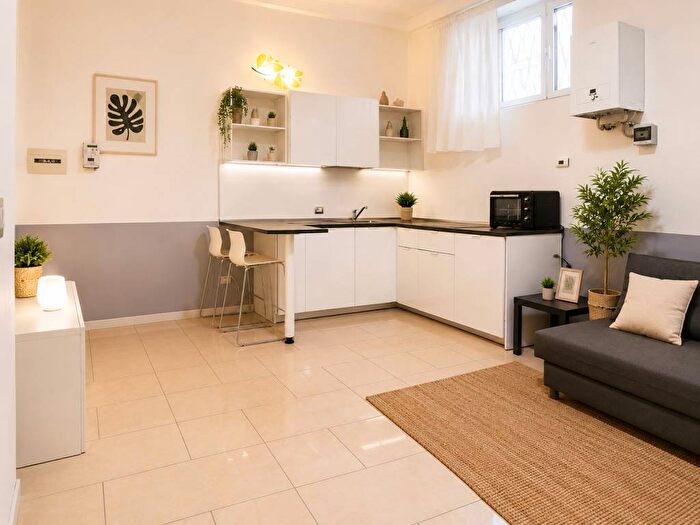 Appartamento monolocale in affitto in Via Accademia, Città Studi, Milano