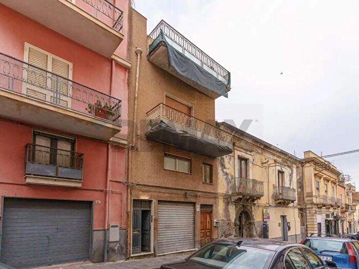 Casa quadrilocale in vendita in Via Umberto, Biancavilla