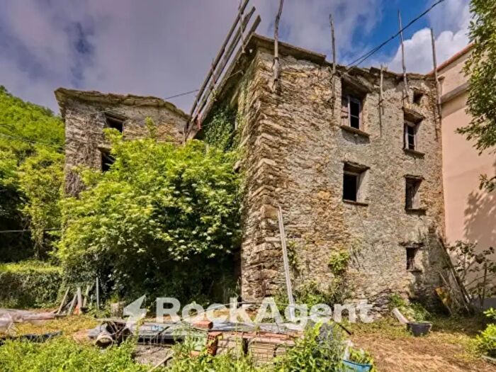 Casa trilocale in vendita in Via Oneto, San Colombano Certenoli