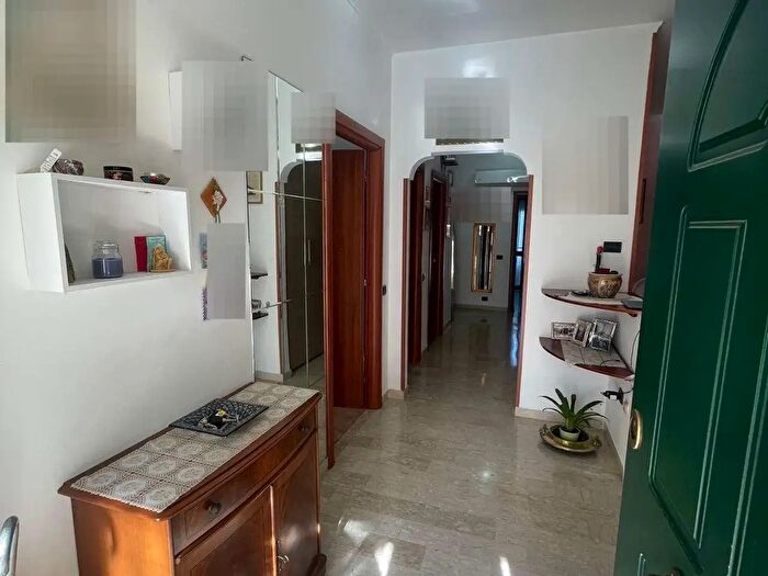 Appartamento con 6 locali in vendita in Strada della Chiesuola, Latina