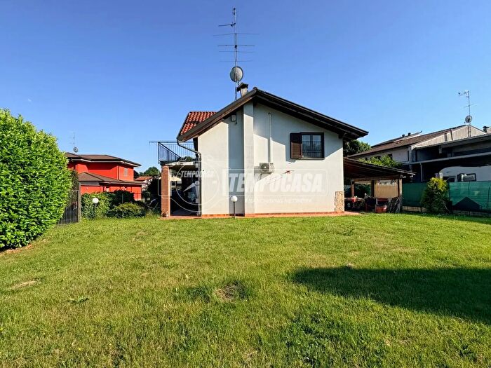 Case in Vendita e in Affitto - 3