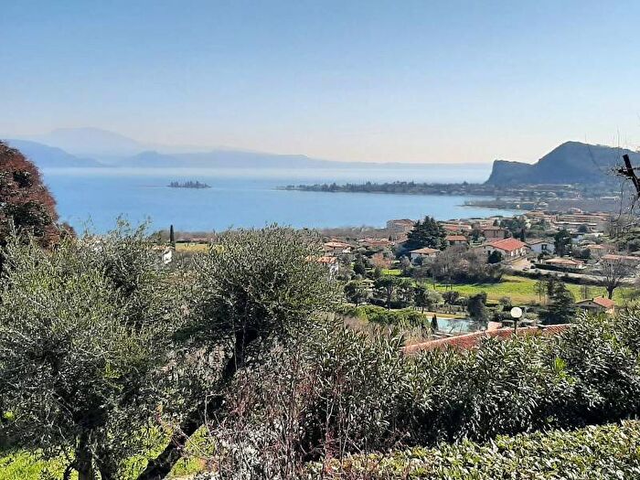 Casa con 6 locali in affitto in Via Serraglie, Pieve Vecchia Villaggio Sanghen, Manerba del Garda