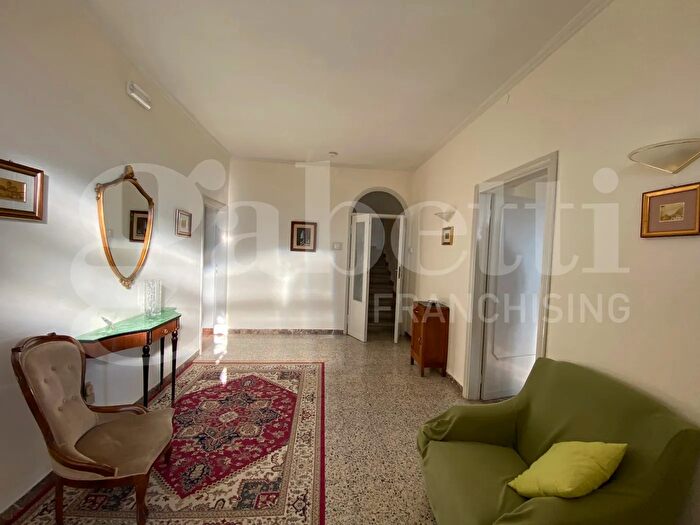 Casa con 5 locali in vendita in Via Turrita, Assisi