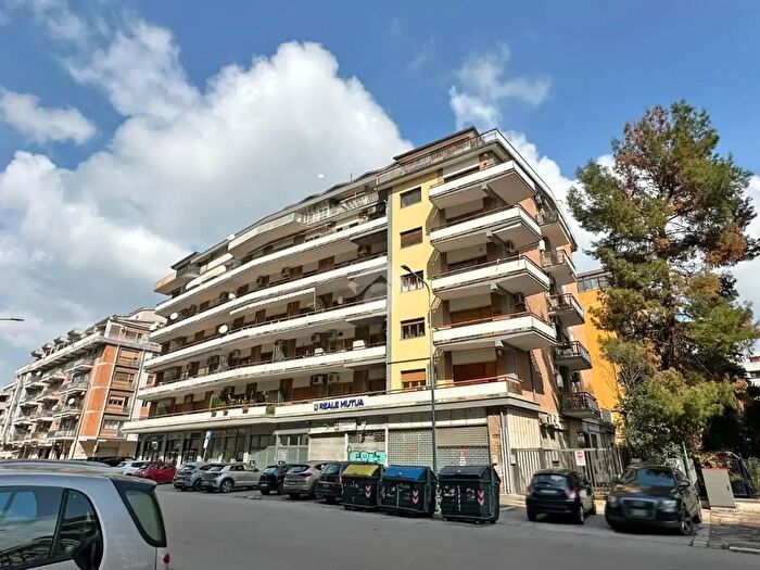 Appartamento con 5 locali in vendita in Viale G di Vittorio, Foggia