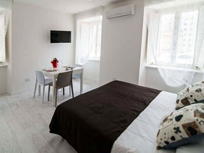 Appartamento in affitto in Via Mazzini, Borgo Teresiano, Trieste