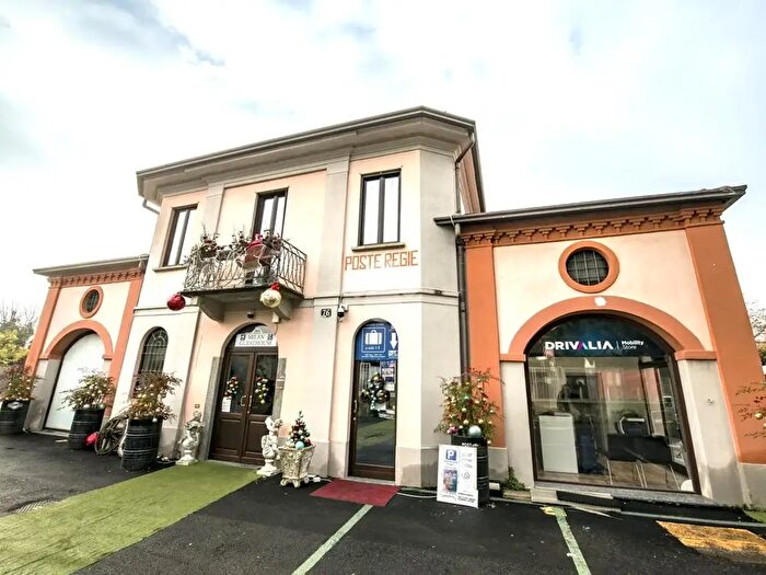 Casa con 7 locali in vendita in Via Giovanni Battista Cassinis, Milano