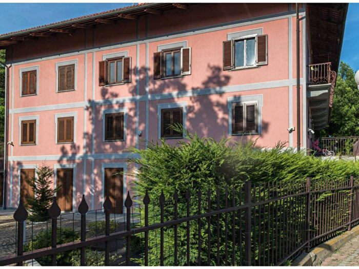 Appartamento trilocale in affitto in Via Francesco Petrarca, Santa Brigida, Moncalieri