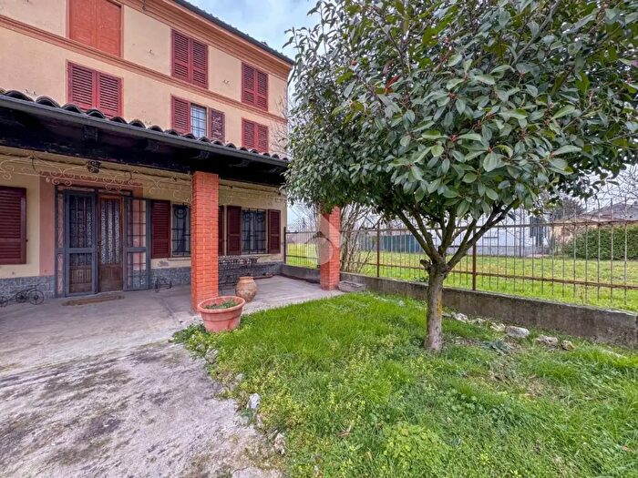 Casa con 5 locali in vendita in Via alla Chiesa, Arena Po