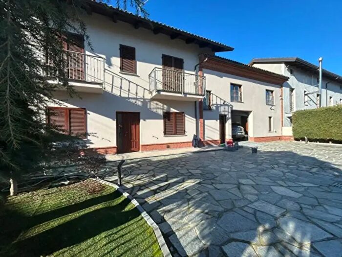 Casa con 6 locali in vendita in Via Umberto Grilli, Asti