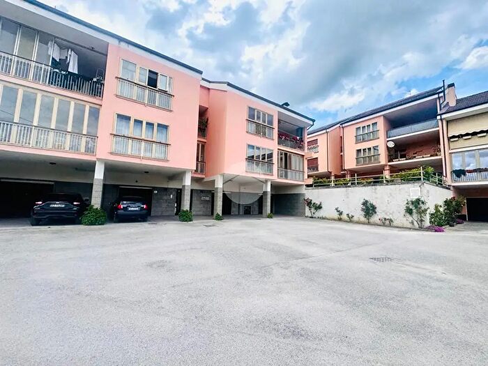 Appartamento quadrilocale in vendita in Via Edoardo Scarfoglio, L'Aquila