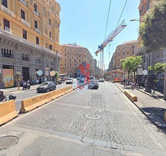 Appartamento quadrilocale in vendita in Corso Umberto, Napoli