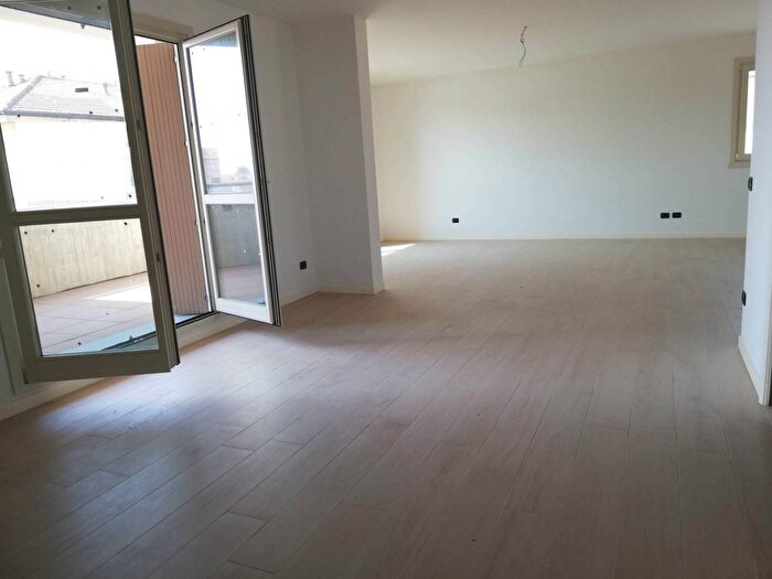 Appartamento quadrilocale in vendita in Via Angelo Maj, Bergamo