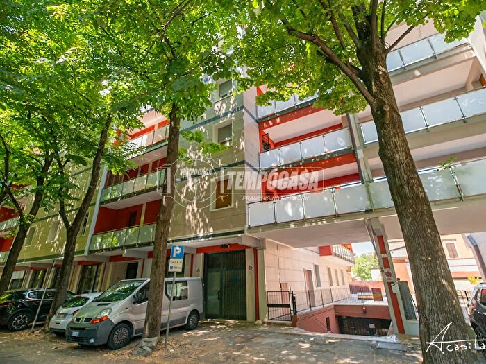 Appartamento trilocale in vendita in Via Montesabotino B, Modena