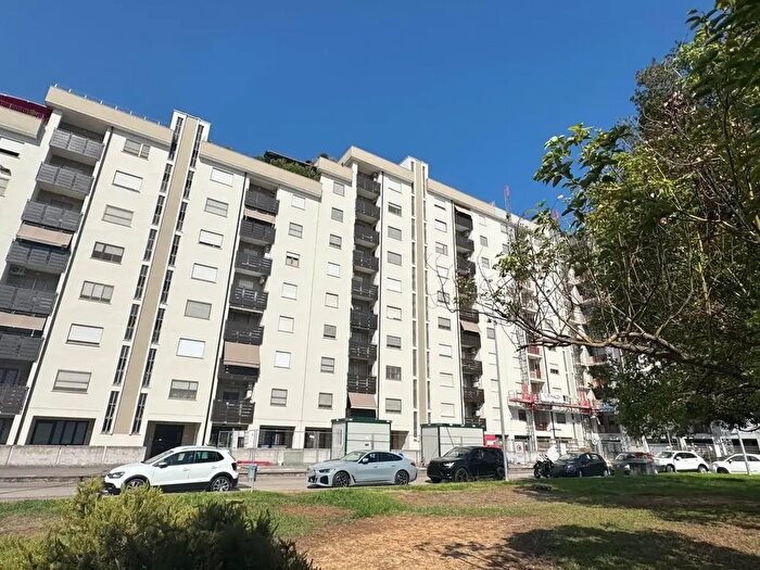 Appartamento con 5 locali in vendita in Viale Le Corbusier, Latina