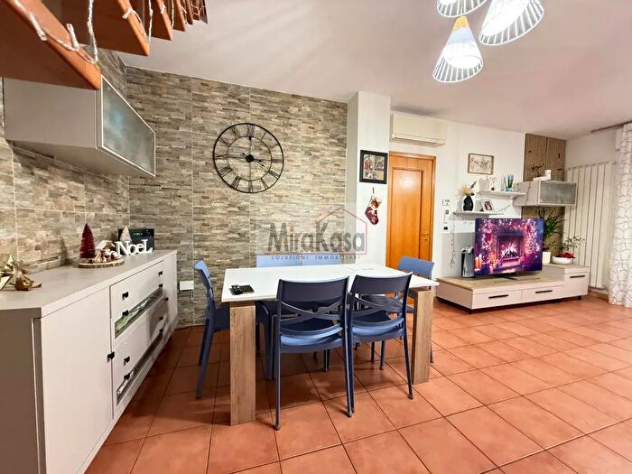 Appartamento con 5 locali in vendita in Via Ruggero Leoncavallo, Gatteo