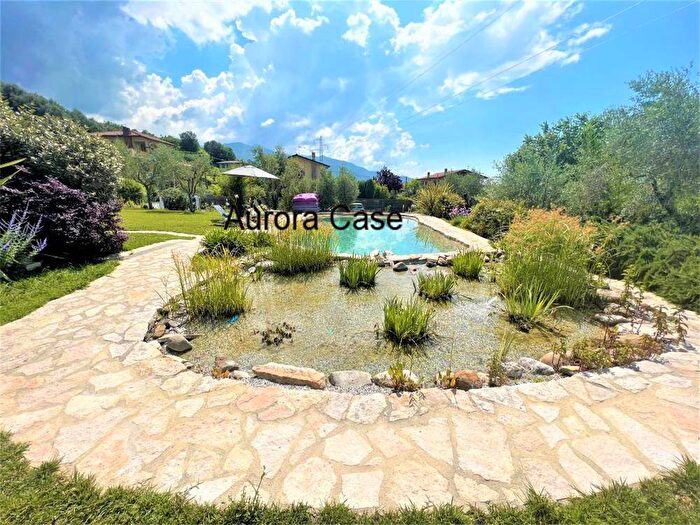 Casa con 6 locali in affitto in Via del Melaro, Romagnano, Massa