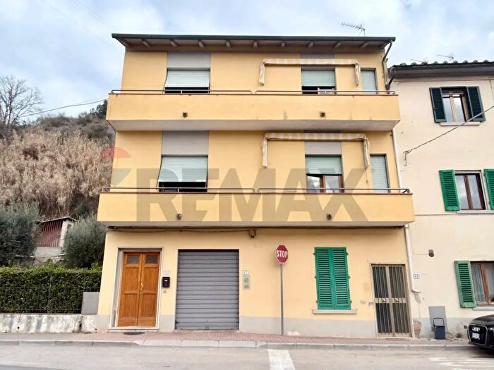 Casa con 8 locali in vendita in Via Corrado Corti, Capraia E Limite