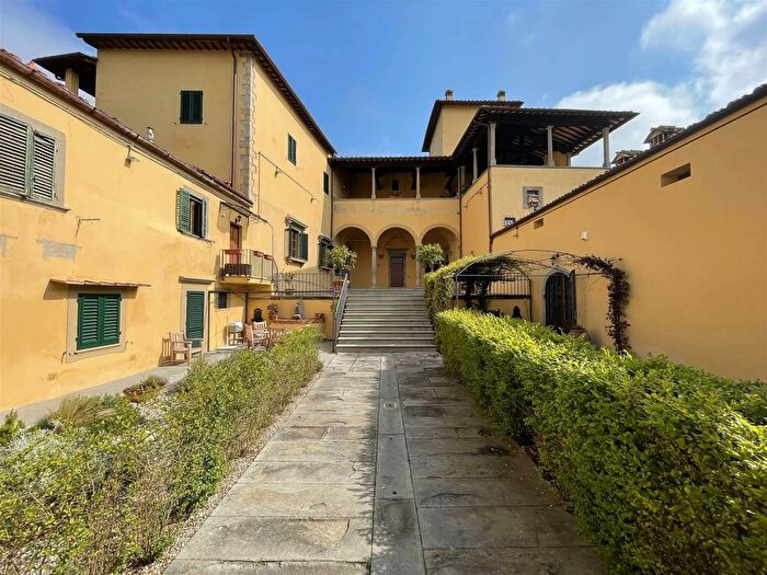 Appartamento quadrilocale in vendita in Via Giovanni da Sangiovanni, Firenze