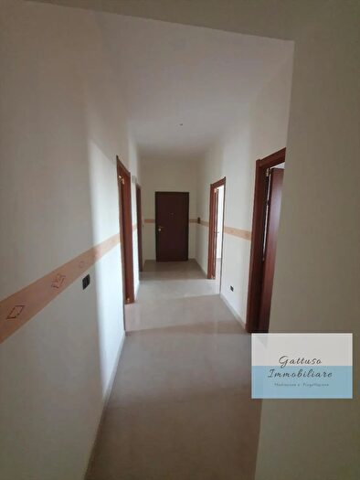 Appartamento con 6 locali in vendita in Reggio Calabria