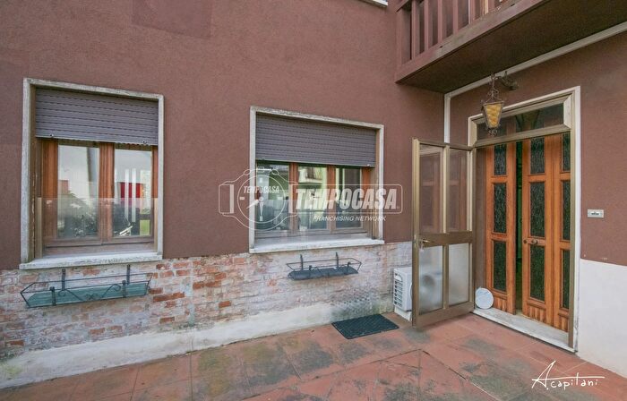 Appartamento trilocale in vendita in Via Isonzo, Rovigo