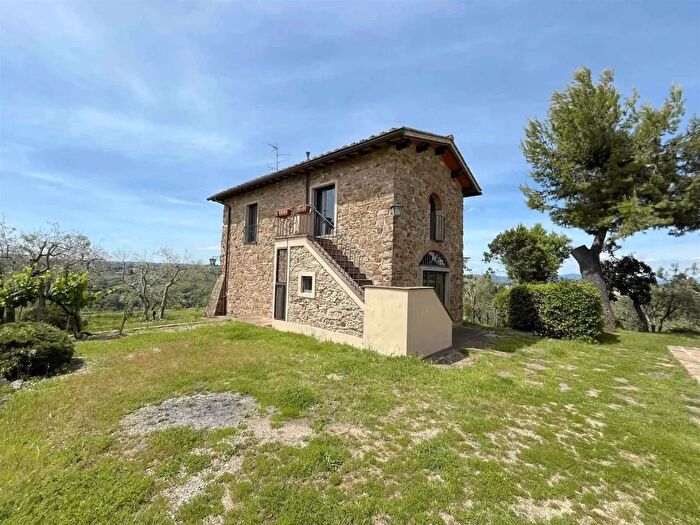 Casa trilocale in vendita in Via di San Matteo in Arcetri Firenze, Firenze