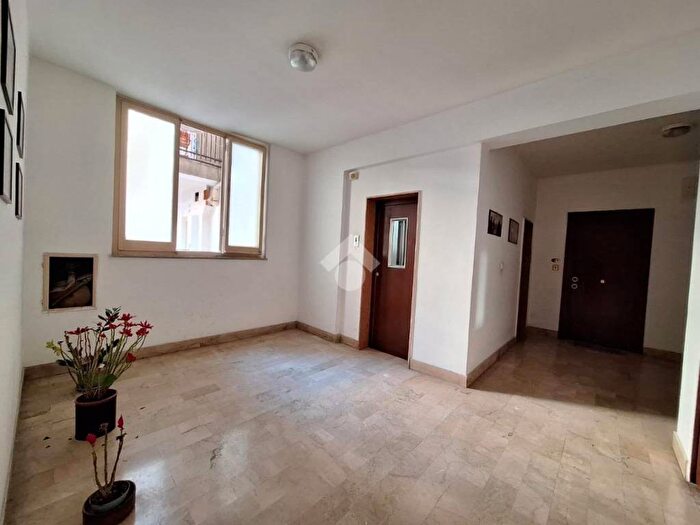 Appartamento trilocale in affitto in Via Giovanni Bonanno, Libertà Villabianca, Palermo